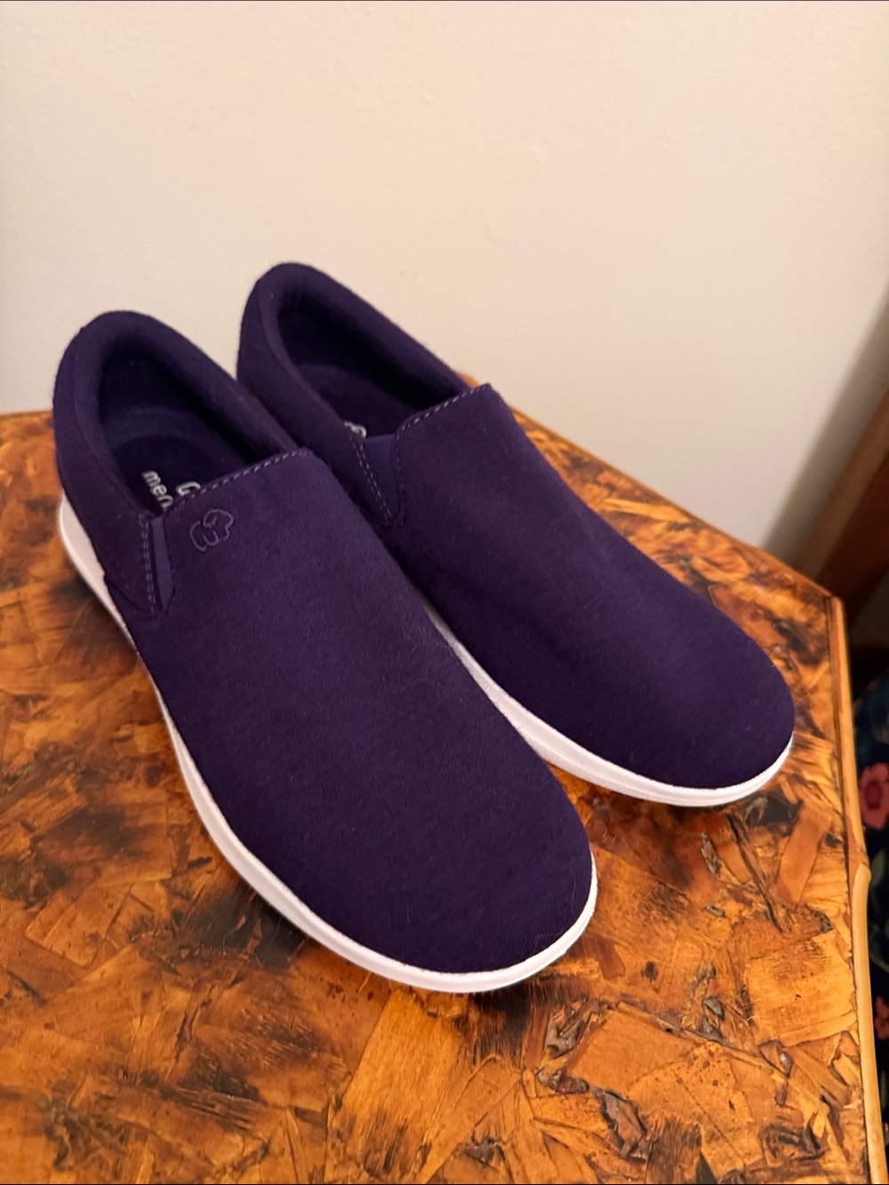 NWOT Women’s Merinos Slip-On Shoes Sneakers Purple - size 7
